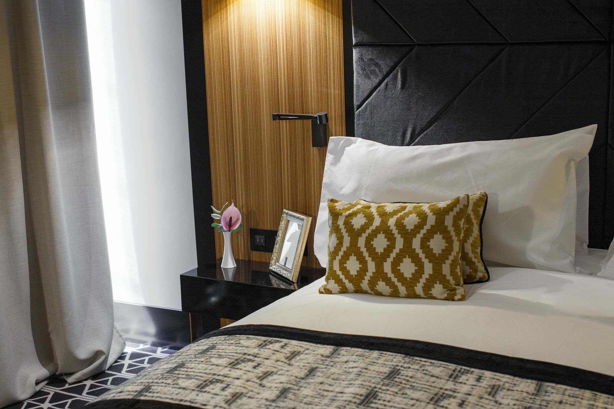 De Paris Mgallery